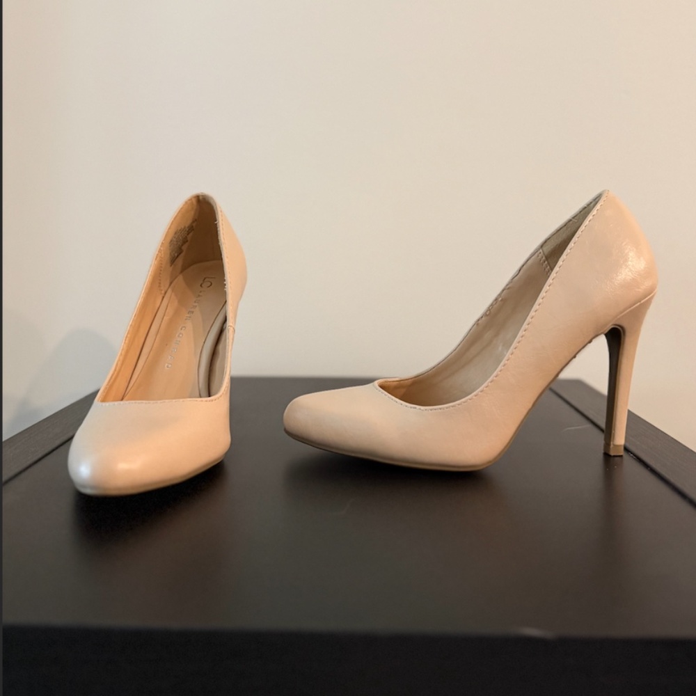Nude Pumps
